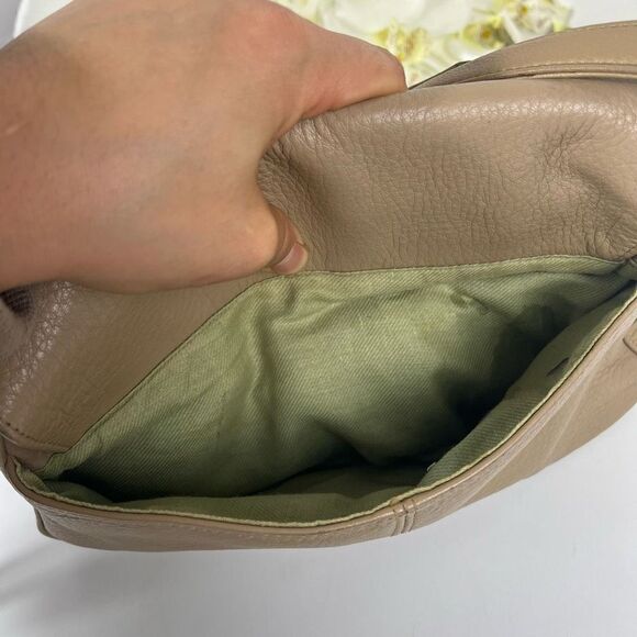 LIZ CLAIBORNE Nude/Tan Neutral Leather Flap Crossbody Bag 6x10in - Picture 7 of 12